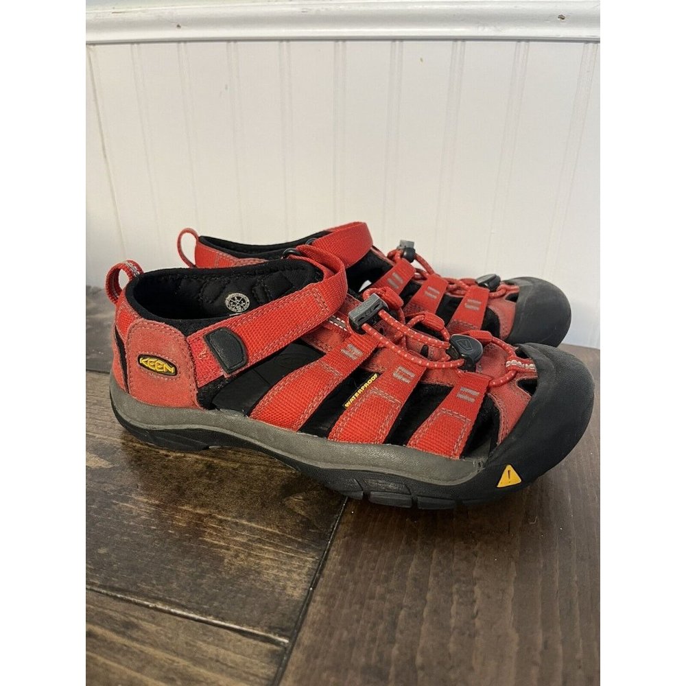 KEEN NEWPORT H2 Red Trail Water Hiking Summer Sandals Shoes Womens Sz 5/37